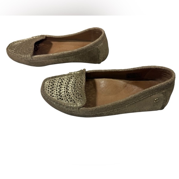 UGG Clair Metallic Driving Shoe Loafer Womens Sz6.5 Cut Out Slip On Flats - Picture 2 of 13